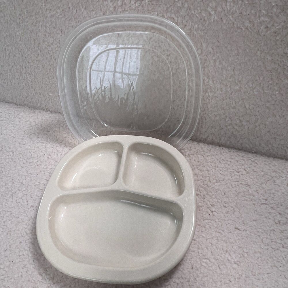 Rubbermaid Heatables Divided Dish Plate with Lid Almond 0059
